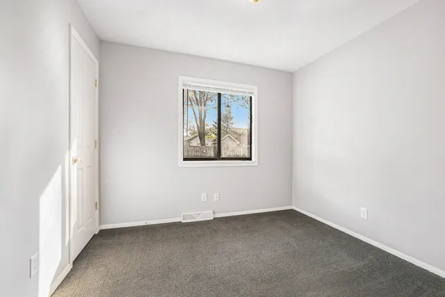 $2,400 | 1760 Woodlawn Avenue Southeast, Grand Rapids, MI 49506