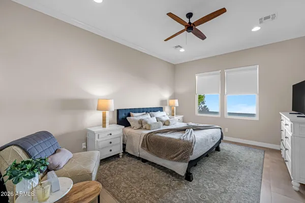 $770,000 | 1555 East Ocotillo Road, Unit 21, Phoenix, AZ 85014