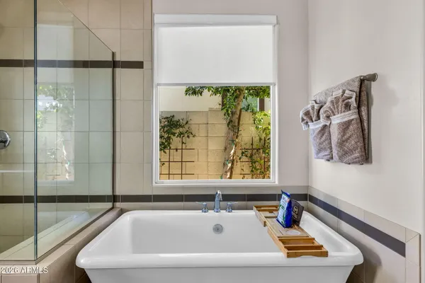 $770,000 | 1555 East Ocotillo Road, Unit 21, Phoenix, AZ 85014