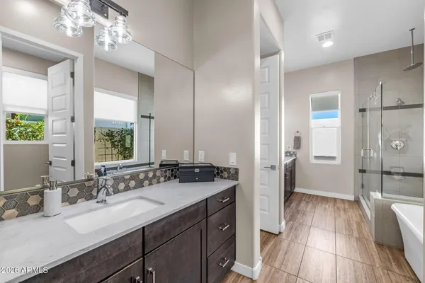 $770,000 | 1555 East Ocotillo Road, Unit 21, Phoenix, AZ 85014