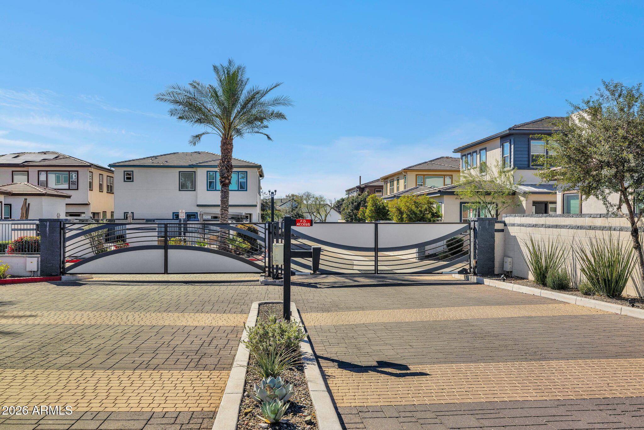 1555 East Ocotillo Road, Unit 21 Phoenix, AZ 85014 - Photo 30 of 39 Entry Gates