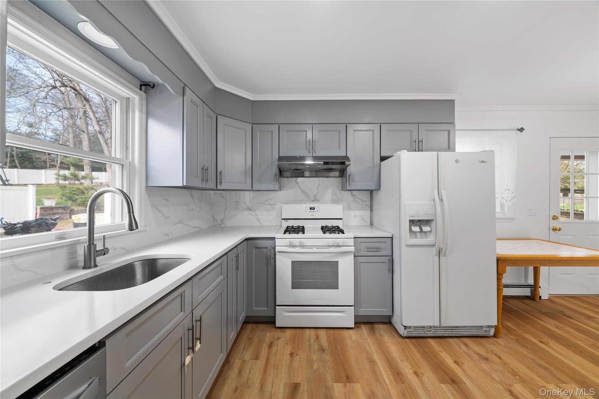 653 Meadow Road Smithtown, NY 11787 - Photo 14 of 38