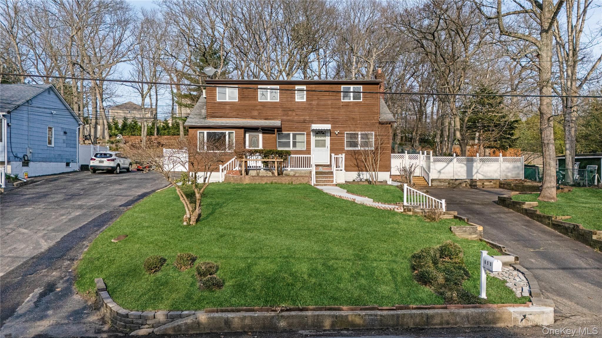 653 Meadow Road Smithtown, NY 11787 - Photo 2 of 38