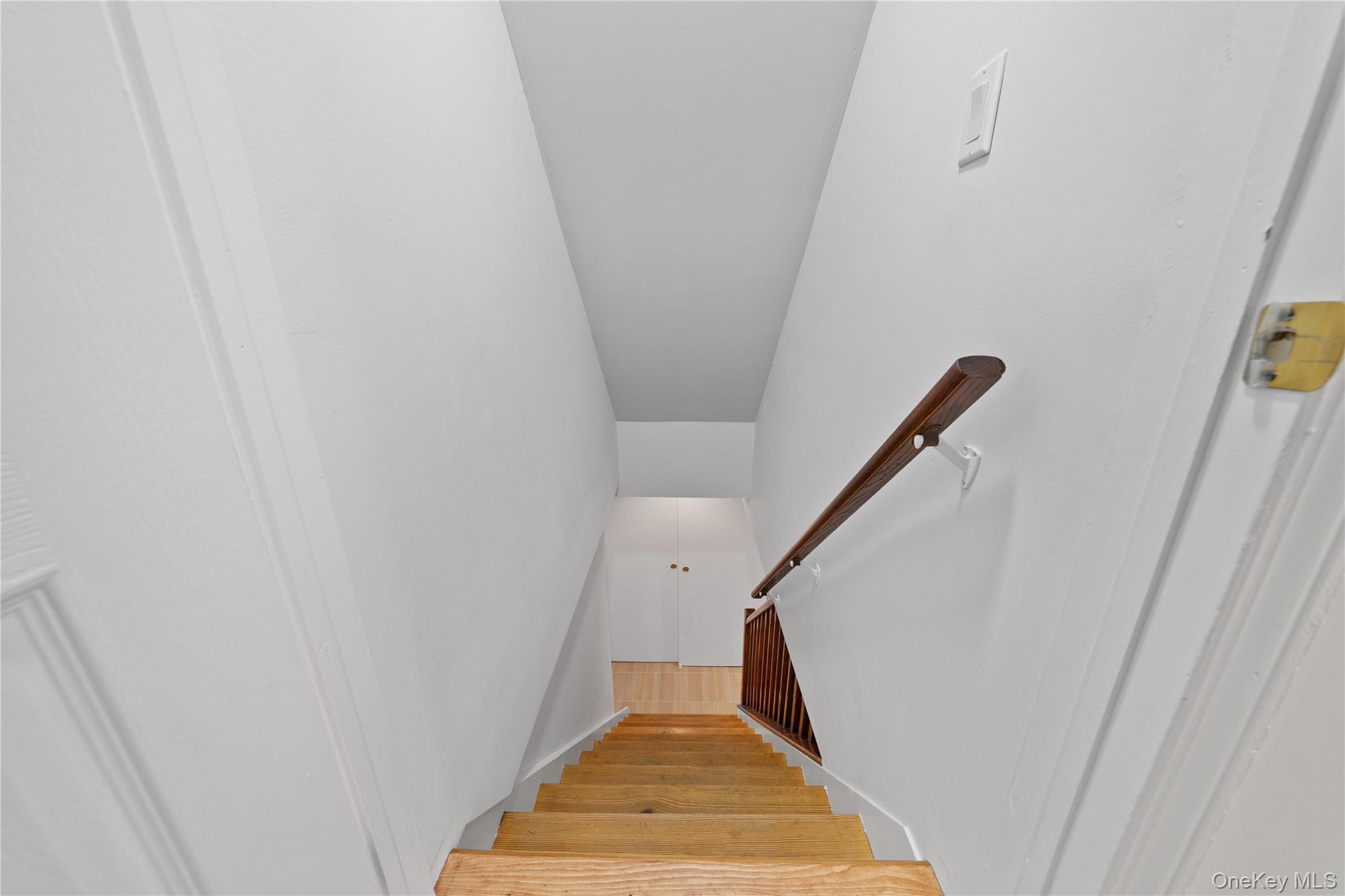 653 Meadow Road Smithtown, NY 11787 - Photo 27 of 38