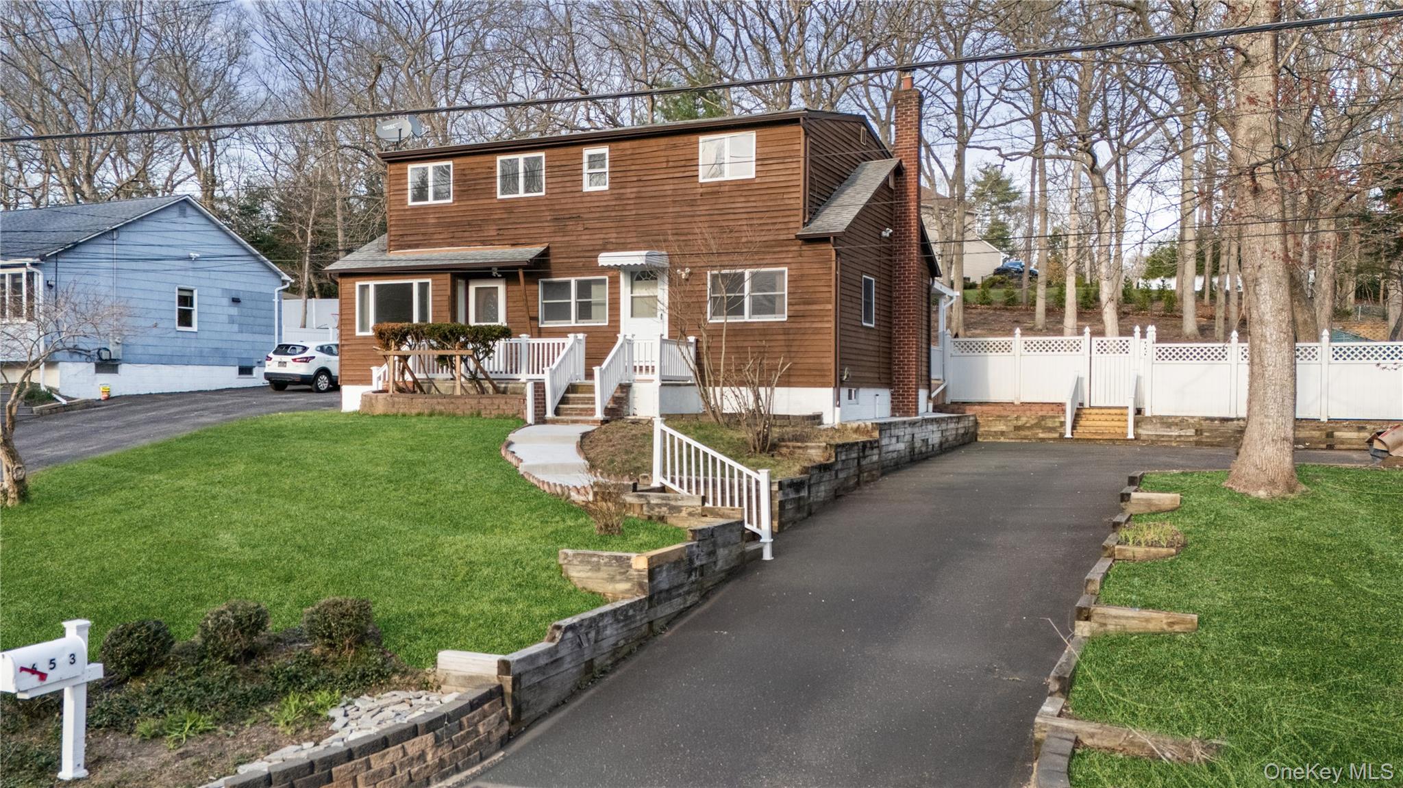 653 Meadow Road Smithtown, NY 11787 - Photo 3 of 38