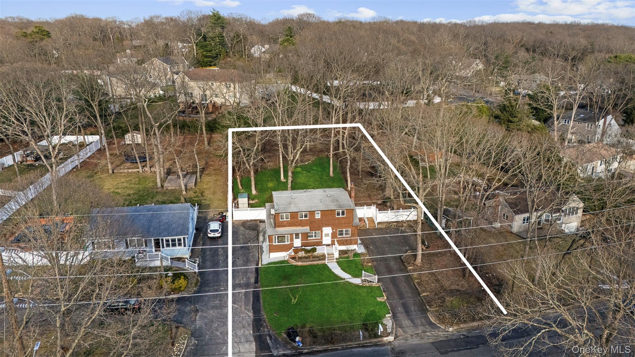 653 Meadow Road Smithtown, NY 11787 - Photo 6 of 38