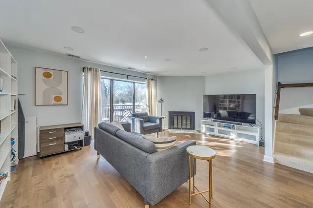 $257,000 | 421 Elm Street, Unit 6K, Deerfield, IL 60015