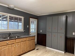 2618 Forest Road Chattanooga, TN 37406 - Photo 16 of 30 kitchen