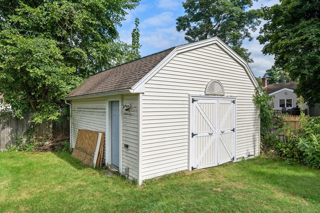 51 Spofford Road Worcester, MA 01607 - Photo 17 of 20 a view of backyard of house