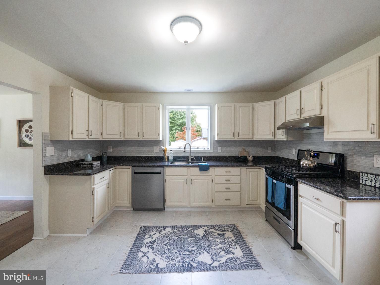 4 Princeton Road Pennsville, NJ 08070 - Photo 15 of 56