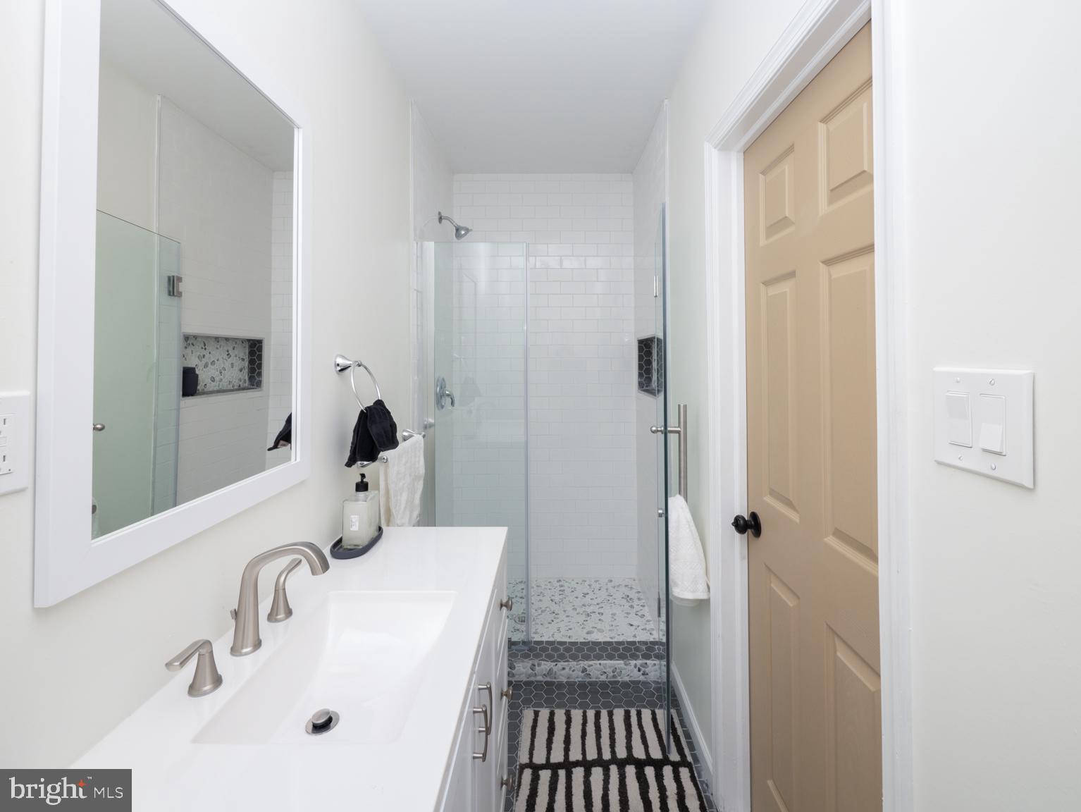 4 Princeton Road Pennsville, NJ 08070 - Photo 33 of 56 2nd-floor bath