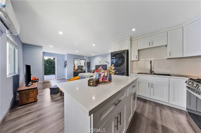 $1,899,999 | 20200 Lassen Street, Chatsworth, CA 91311