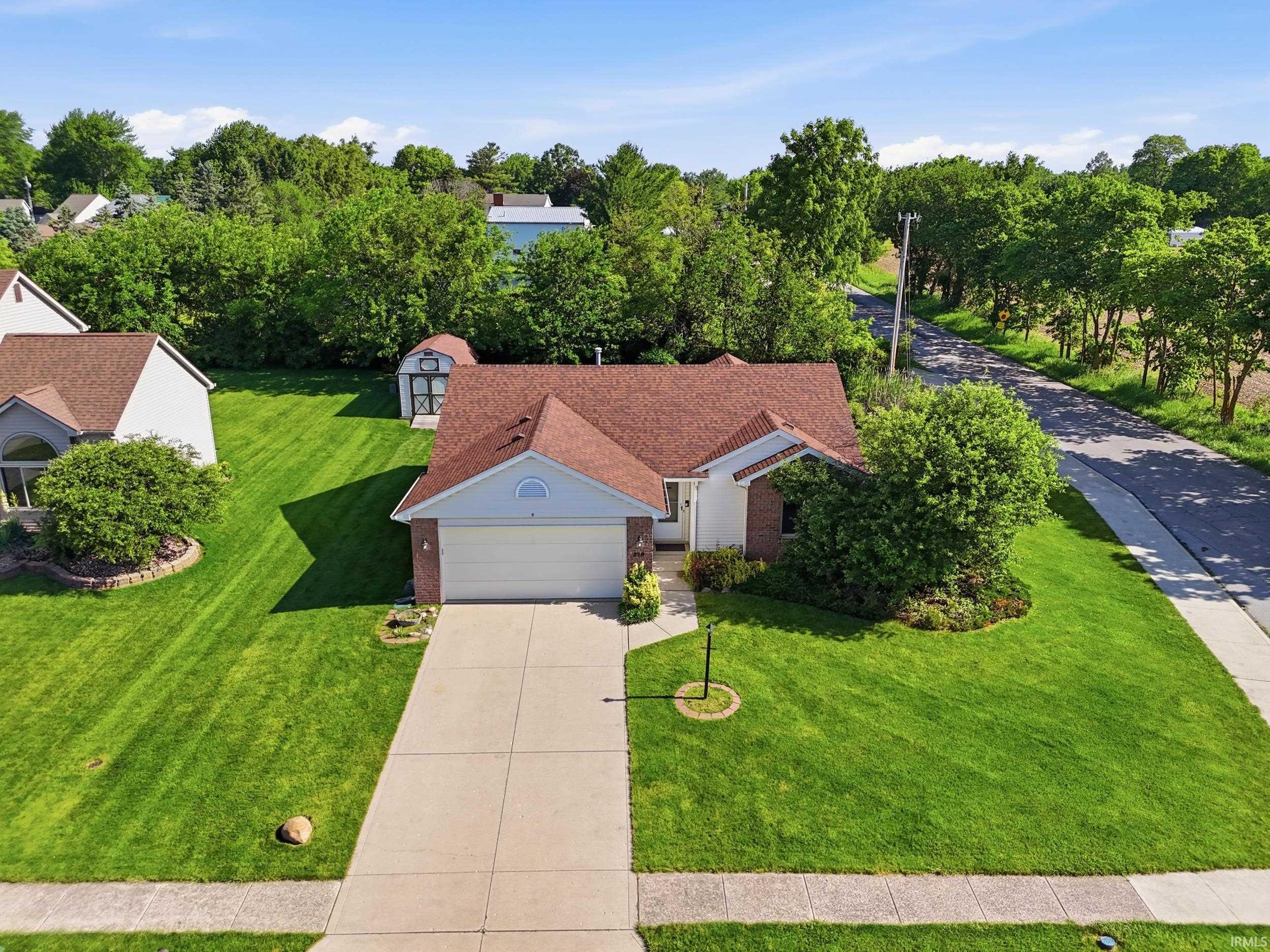 370 Cobblers Way Waterloo, IN 46793 - Photo 2 of 38