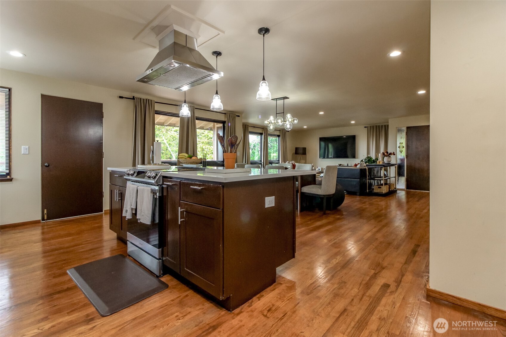 7227 South 128th Street Seattle, WA 98178 - Photo 3 of 40 Gallery Image 3