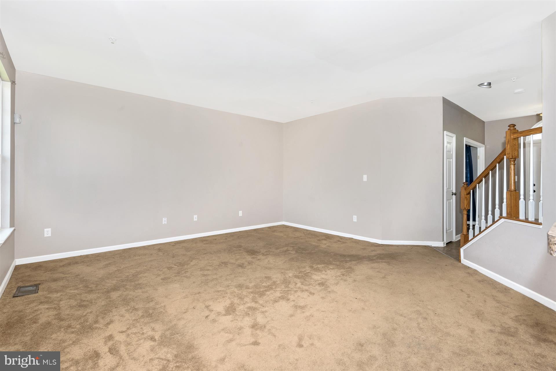 2113 Artillery Road Frederick, MD 21702 - Photo 7 of 30 Living Room
