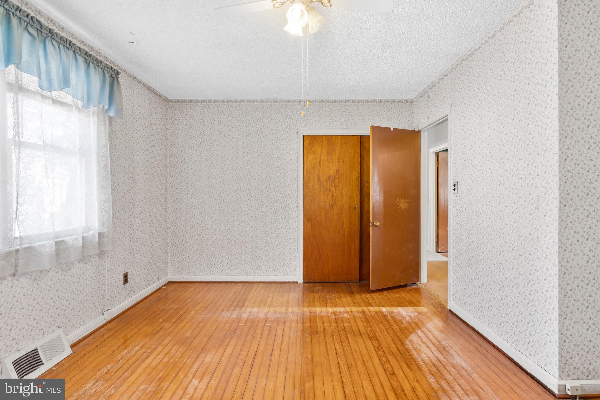 1083 Chews Landing Road Clementon, NJ 08021 - Photo 15 of 35