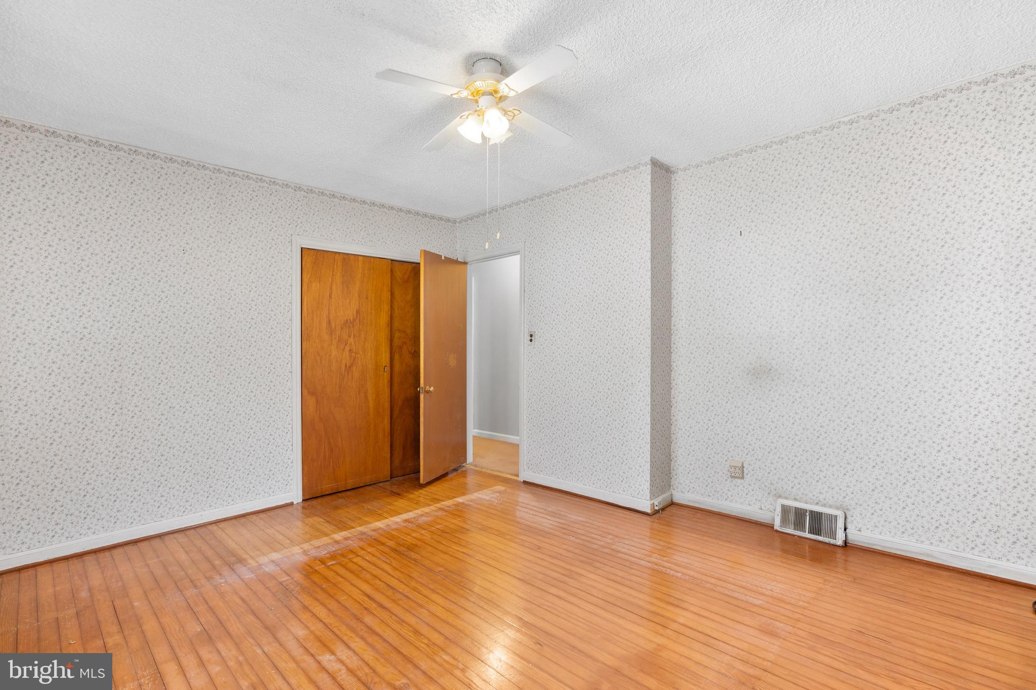 1083 Chews Landing Road Clementon, NJ 08021 - Photo 16 of 35