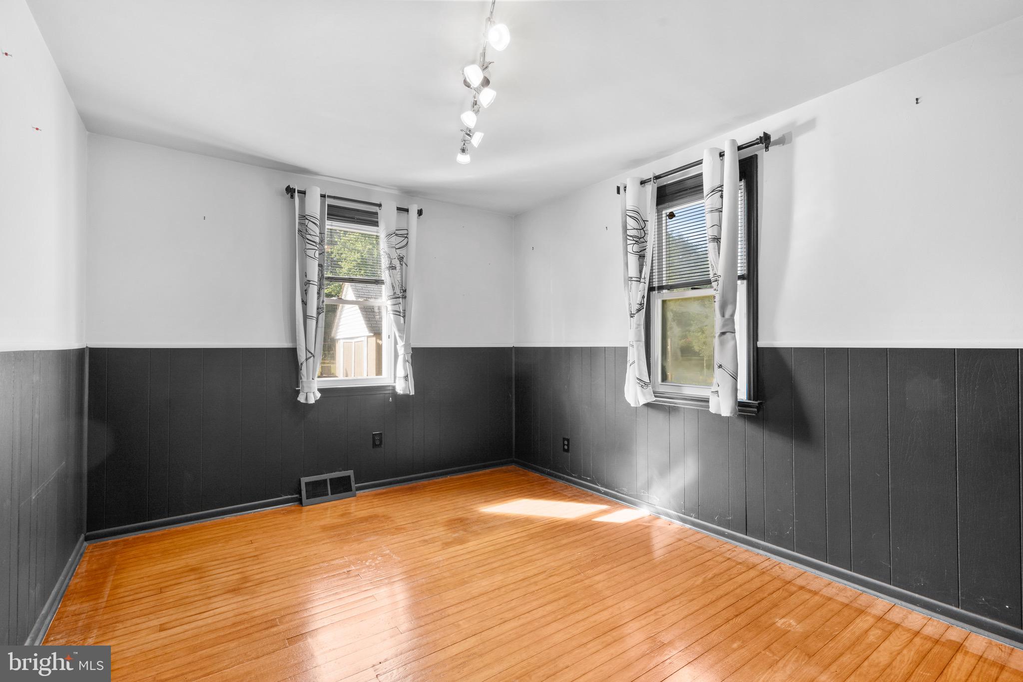 1083 Chews Landing Road Clementon, NJ 08021 - Photo 21 of 35