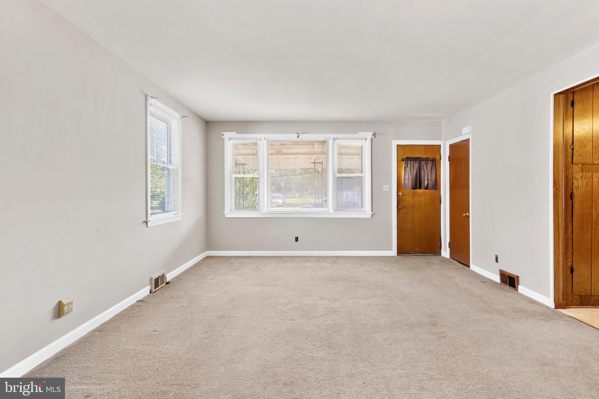 1083 Chews Landing Road Clementon, NJ 08021 - Photo 8 of 35