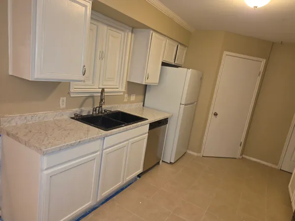 $2,300 | 502 Dewberry Drive, Cedar Park, TX 78613