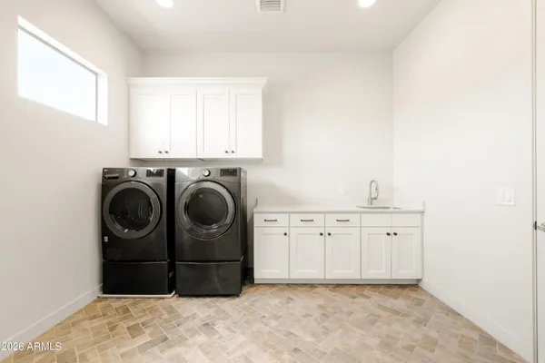 $1,400,000 | 625 West Echo Lane, Phoenix, AZ 85021