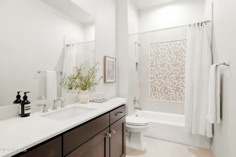 $1,400,000 | 625 West Echo Lane, Phoenix, AZ 85021