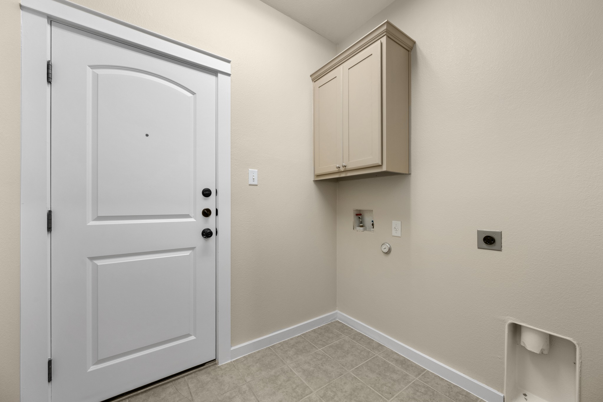 105 Rosebud Lane Georgetown, TX 78633 - Photo 17 of 37 a view of cabinets