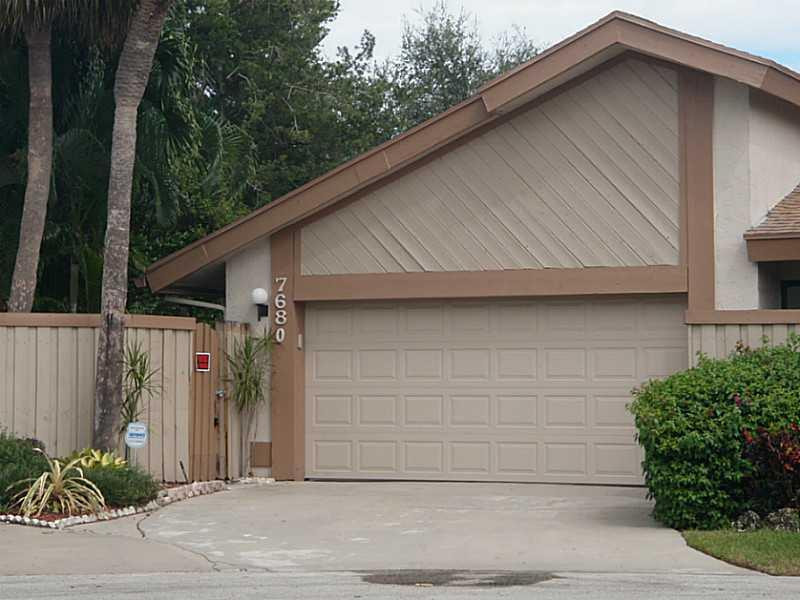 7680 Kenway Place East, Unit 7680 Boca Raton, FL 33433 - Photo 1 of 22 Exterior Front