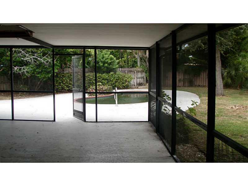 7680 Kenway Place East, Unit 7680 Boca Raton, FL 33433 - Photo 20 of 22 Patio/Deck