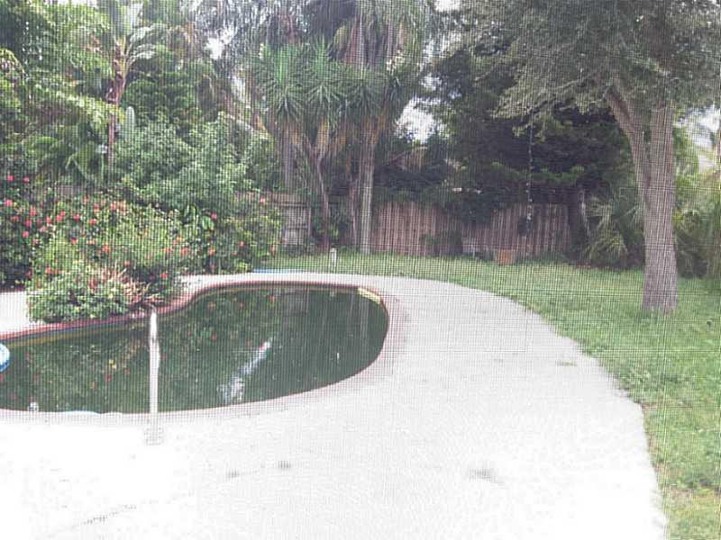 7680 Kenway Place East, Unit 7680 Boca Raton, FL 33433 - Photo 22 of 22 Pool