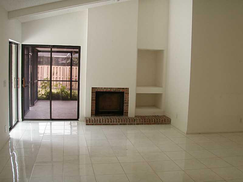 7680 Kenway Place East, Unit 7680 Boca Raton, FL 33433 - Photo 7 of 22 Den/Family/Great Room