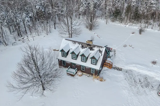 a picture of a wall with a white wall and a white wall