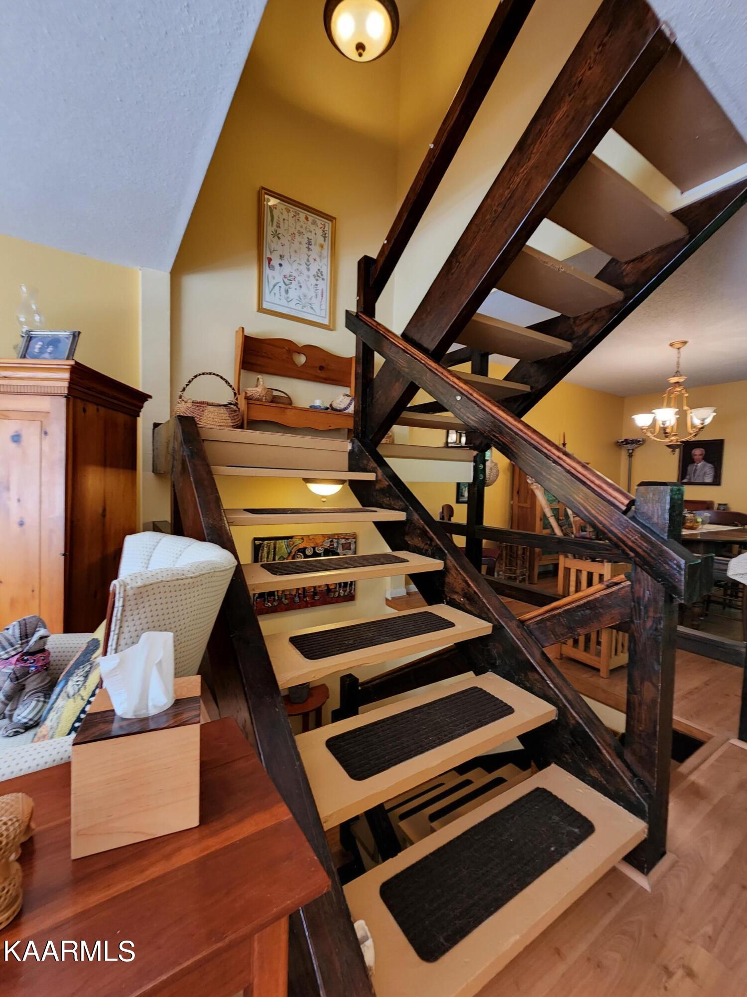 38 Brookside Drive Oak Ridge, TN 37830 - Photo 5 of 28 Stairs