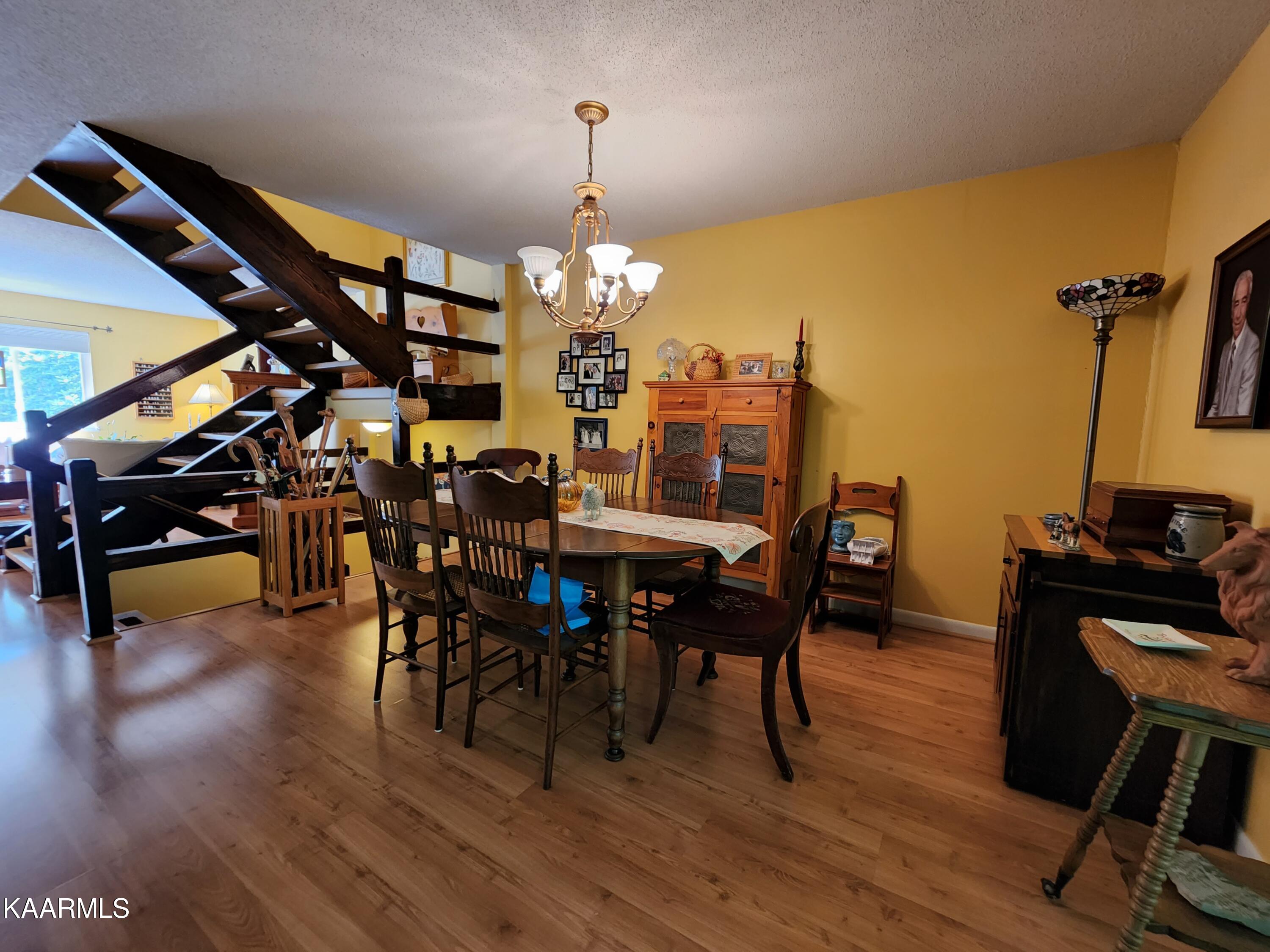 38 Brookside Drive Oak Ridge, TN 37830 - Photo 8 of 28 Dining