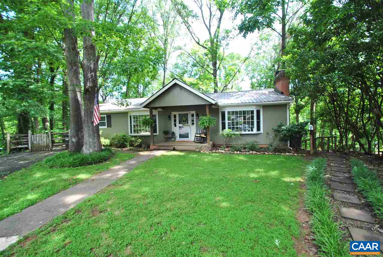 114 Elkhorn Road Charlottesville, VA 22903 - Photo 2 of 23 a front view of a house with a yard
