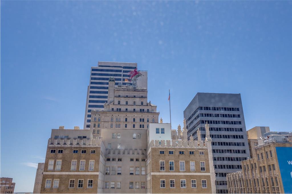 1505 Elm Street, Unit 1401 Dallas, TX 75201 - Photo 25 of 35 front view of a building