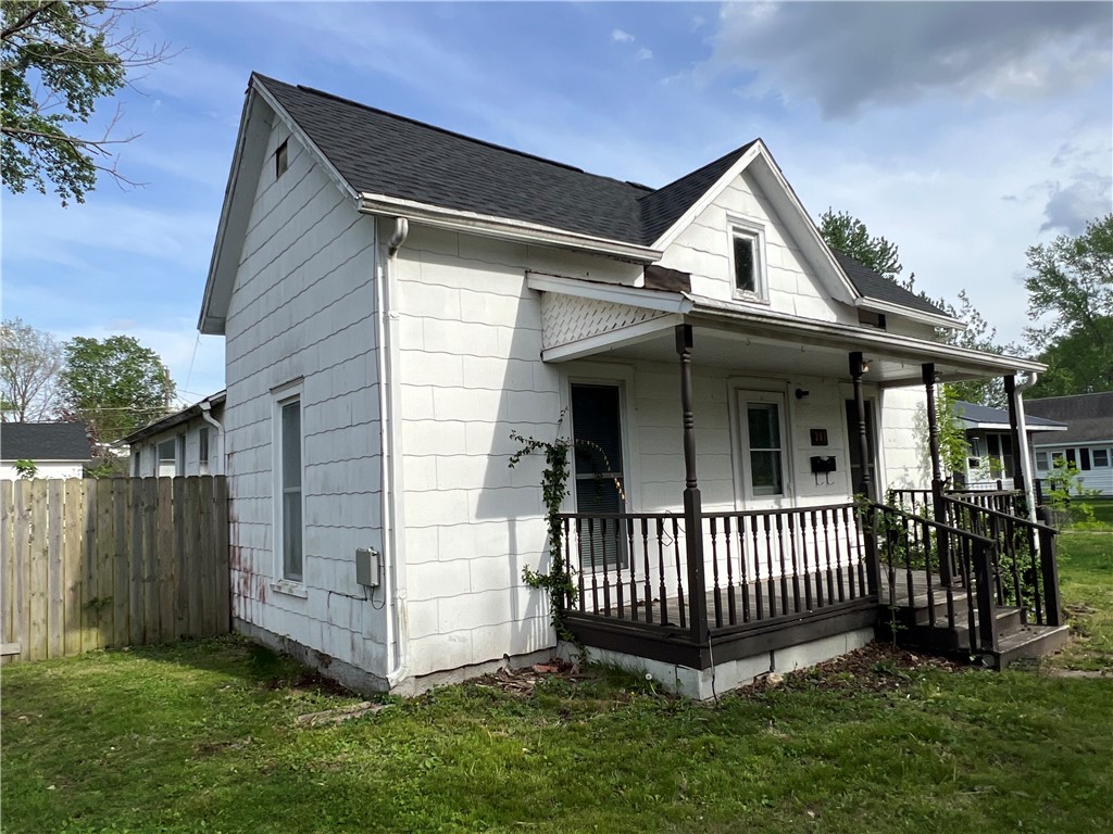 301 South 3rd Street Altamont, IL 62411 - Photo 3 of 23