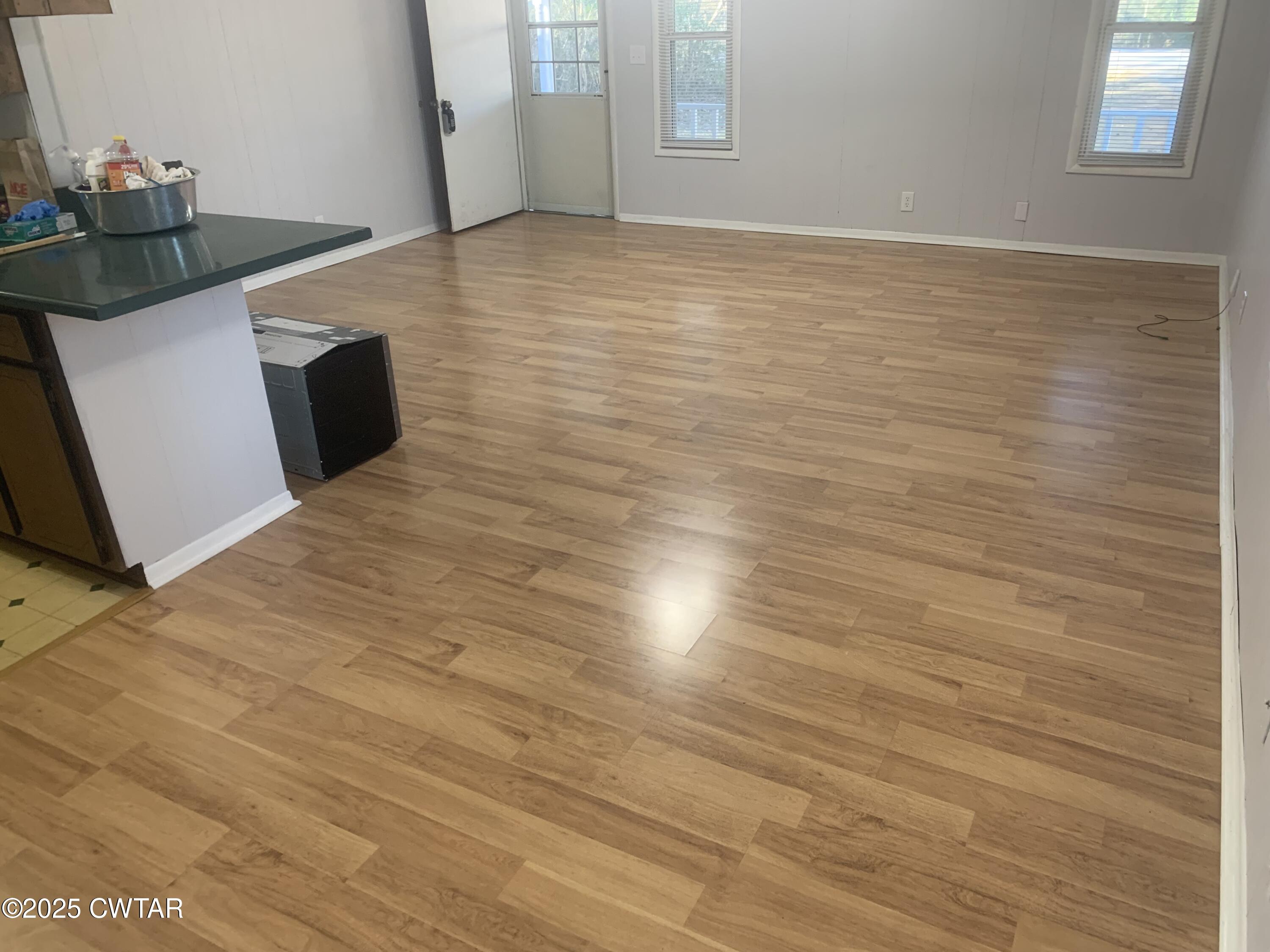 72 Laneview-Concord Road Trenton, TN 38382 - Photo 36 of 39 a view of empty room with cabinet and window