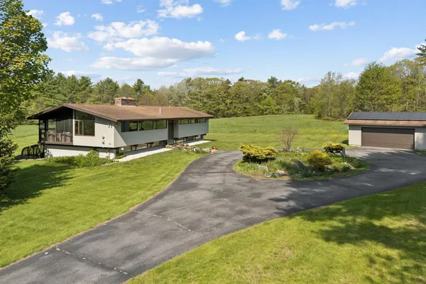 $1,195,000 | 98 Field Road, Falmouth, ME 04105