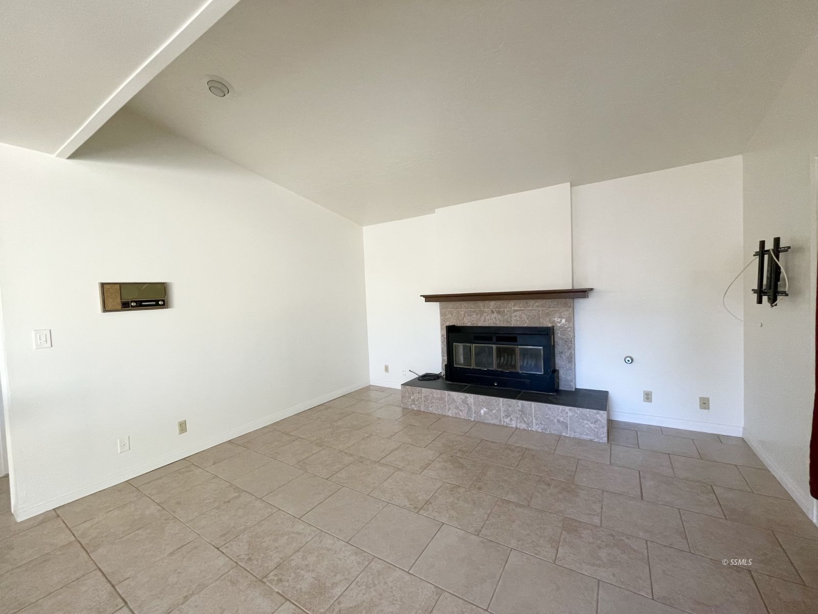 725 Fendrick Circle Ridgecrest, CA 93555 - Photo 12 of 27