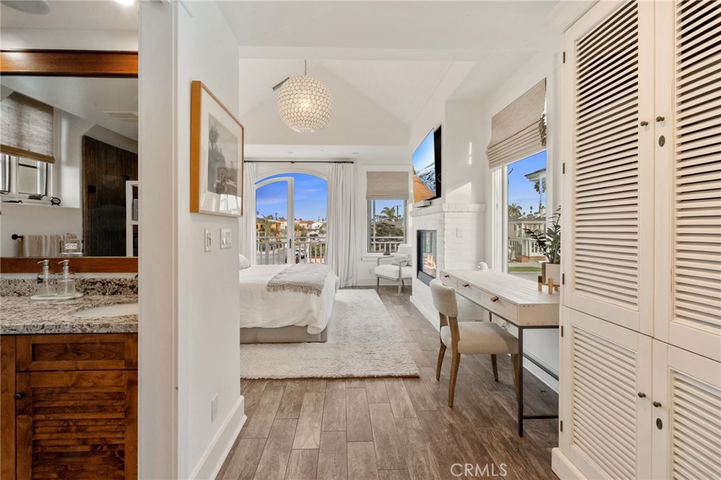 61 The Colonnade Long Beach, CA 90803 - Photo 20 of 49 a view of a dining room with furniture window and wooden floor