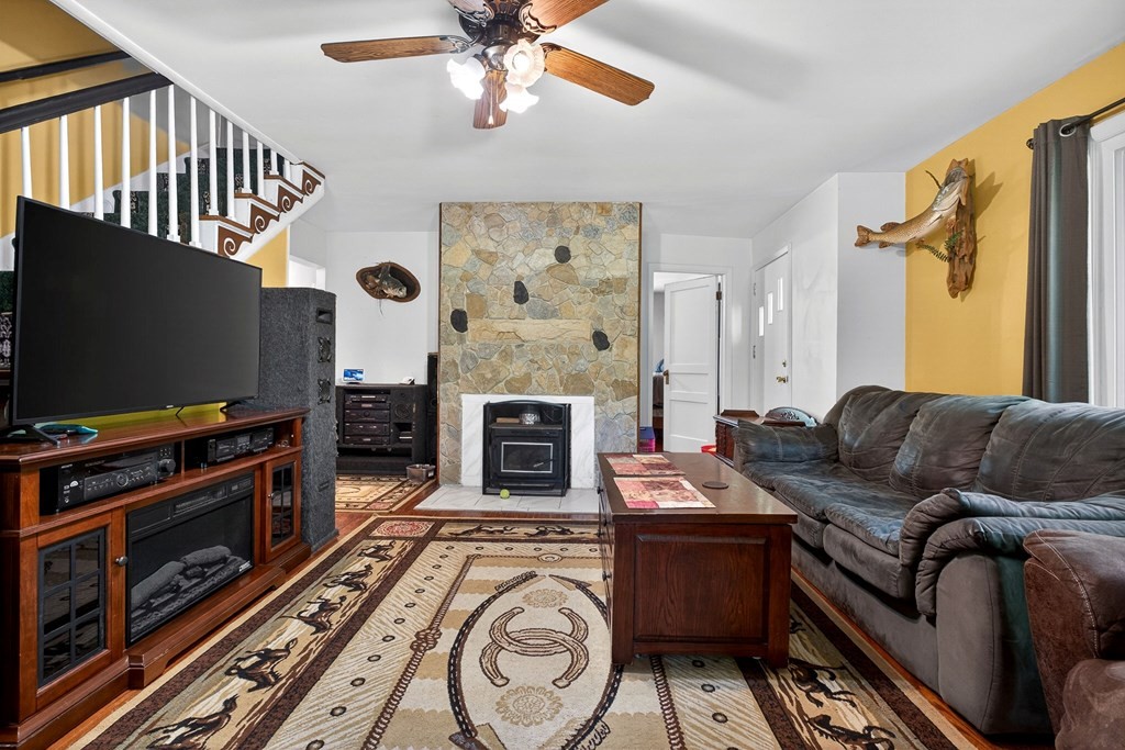 747 Hunting Creek Road Whitleyville, TN 38588 - Photo 11 of 33