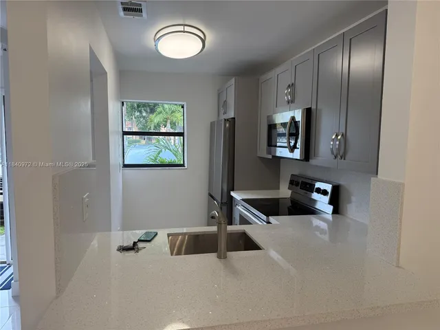 $2,400 | 6850 Northwest 173rd Drive, Unit 103, Hialeah, FL 33015