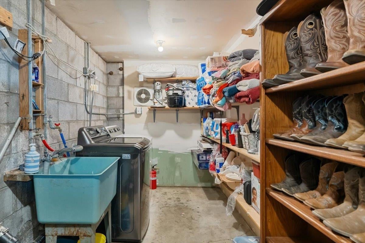 2209 Davis Place Road Mount Shasta, CA 96067 - Photo 24 of 29 Gallery Image 24