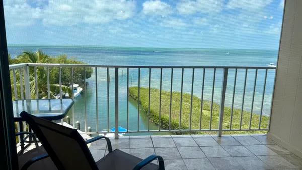 $649,000 | 88500 Overseas Highway, Unit 422, Islamorada, FL 33036
