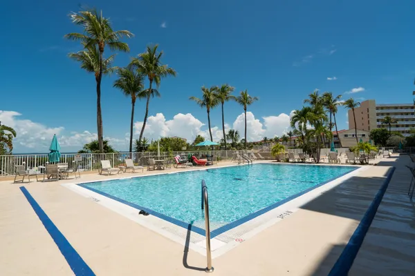 $649,000 | 88500 Overseas Highway, Unit 422, Islamorada, FL 33036