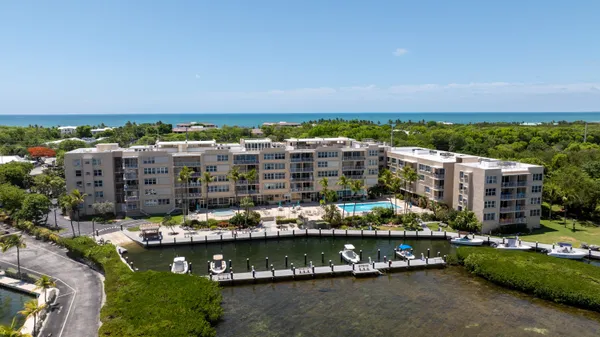 $649,000 | 88500 Overseas Highway, Unit 422, Islamorada, FL 33036