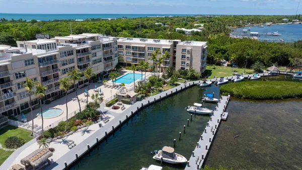 $649,000 | 88500 Overseas Highway, Unit 422, Islamorada, FL 33036