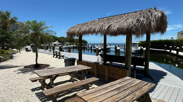 $649,000 | 88500 Overseas Highway, Unit 422, Islamorada, FL 33036