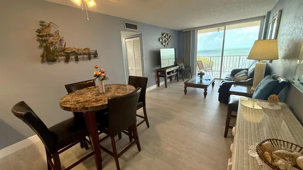 $649,000 | 88500 Overseas Highway, Unit 422, Islamorada, FL 33036